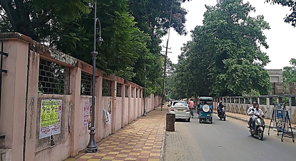 Development and Beautification of Road from Golapbag More to Bidhan Roy Statue near Krishna Sayar in the area of the Burdwan University at Golopbag Campus